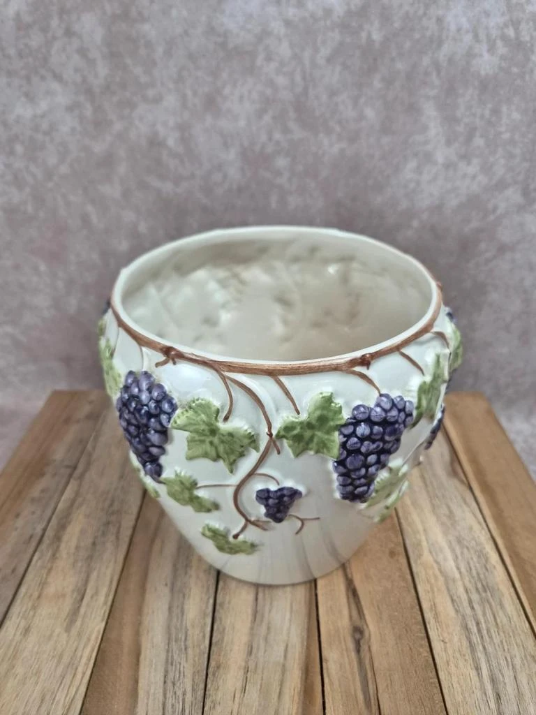 Earthenware plant cachepot decorated with grape clusters and vine leaves – photo 2